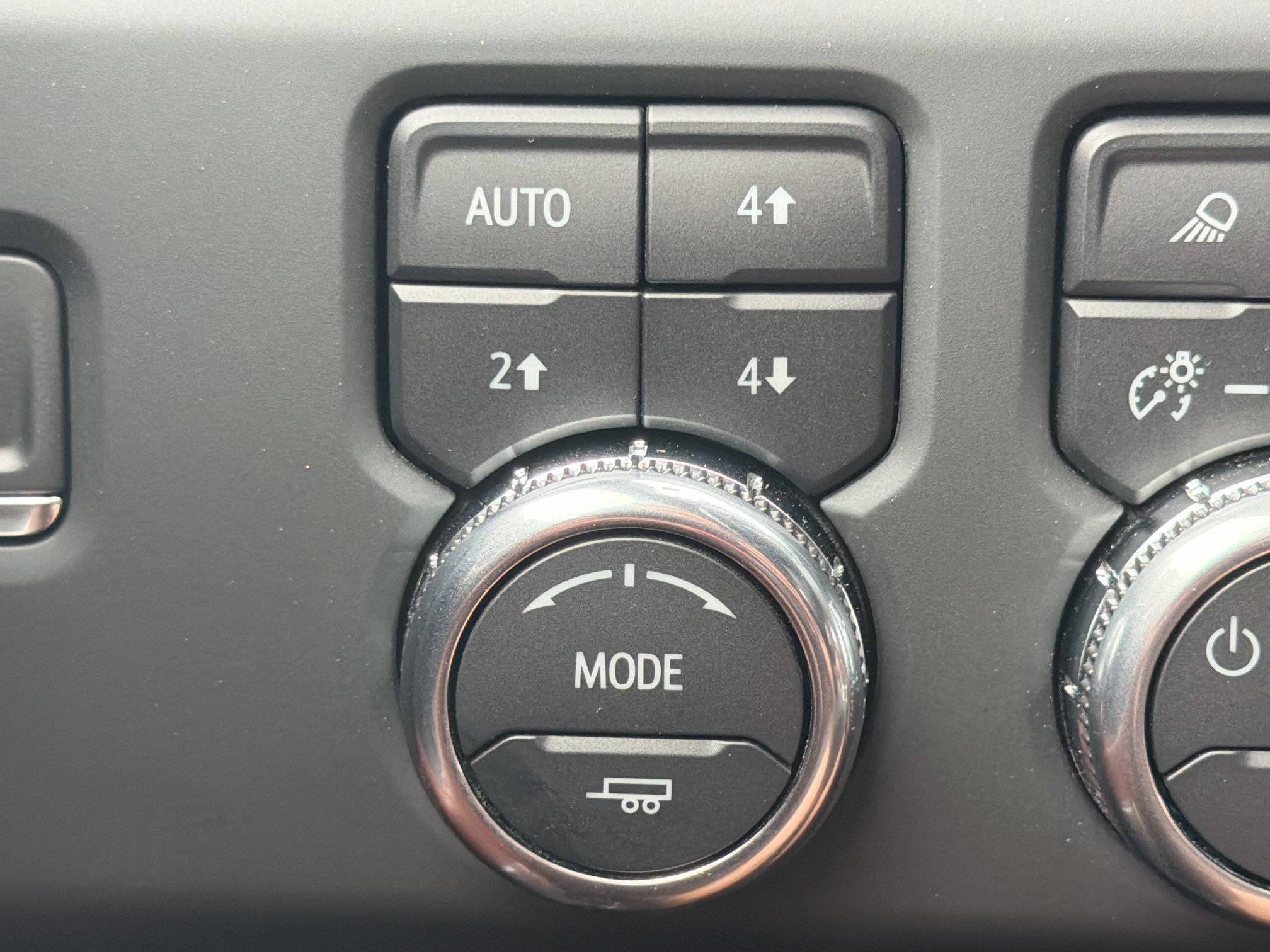 Used 2024 GMC Sierra 3500 Denali Ultimate AWD/4WD image 29