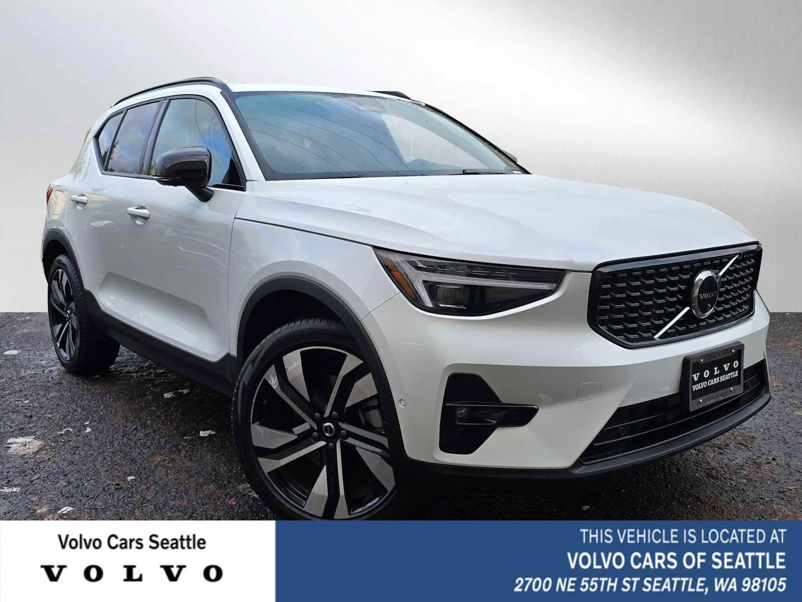 Certified 2024 Volvo XC40 B5 Ultimate w/ Climate Package
