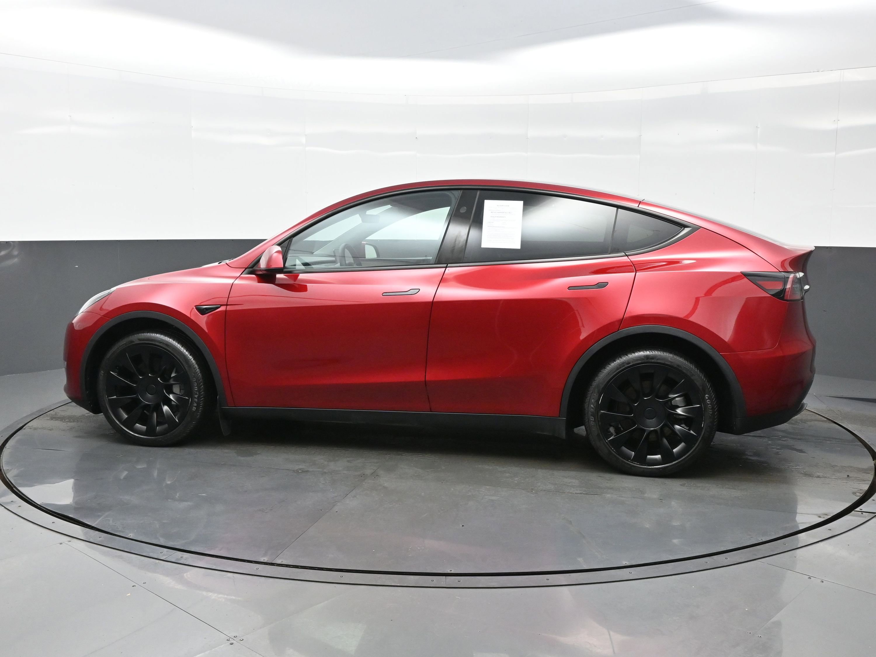 Used 2024 Tesla Model Y Long Range image 3