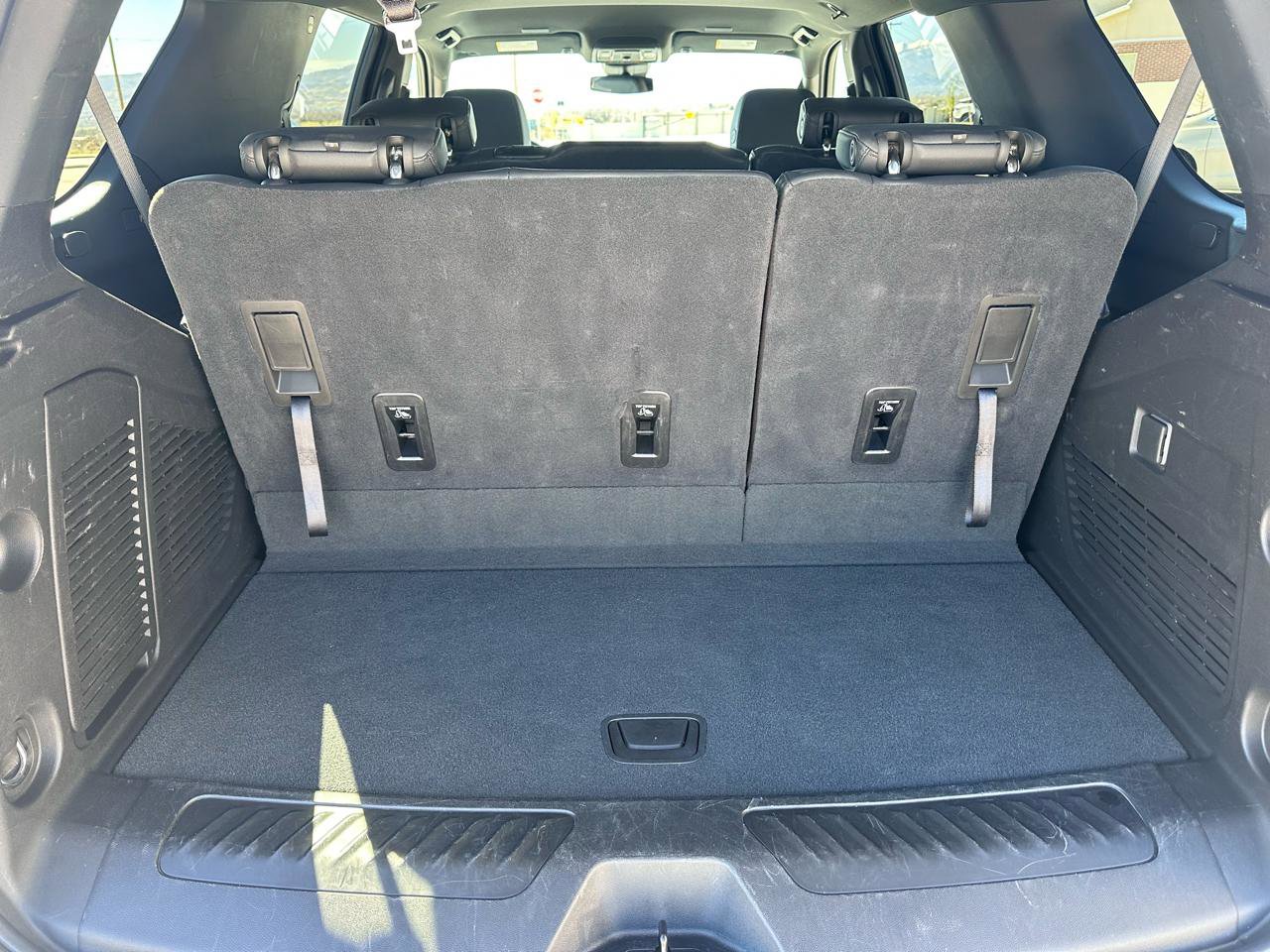 Used 2025 Chevrolet Tahoe LT image 5