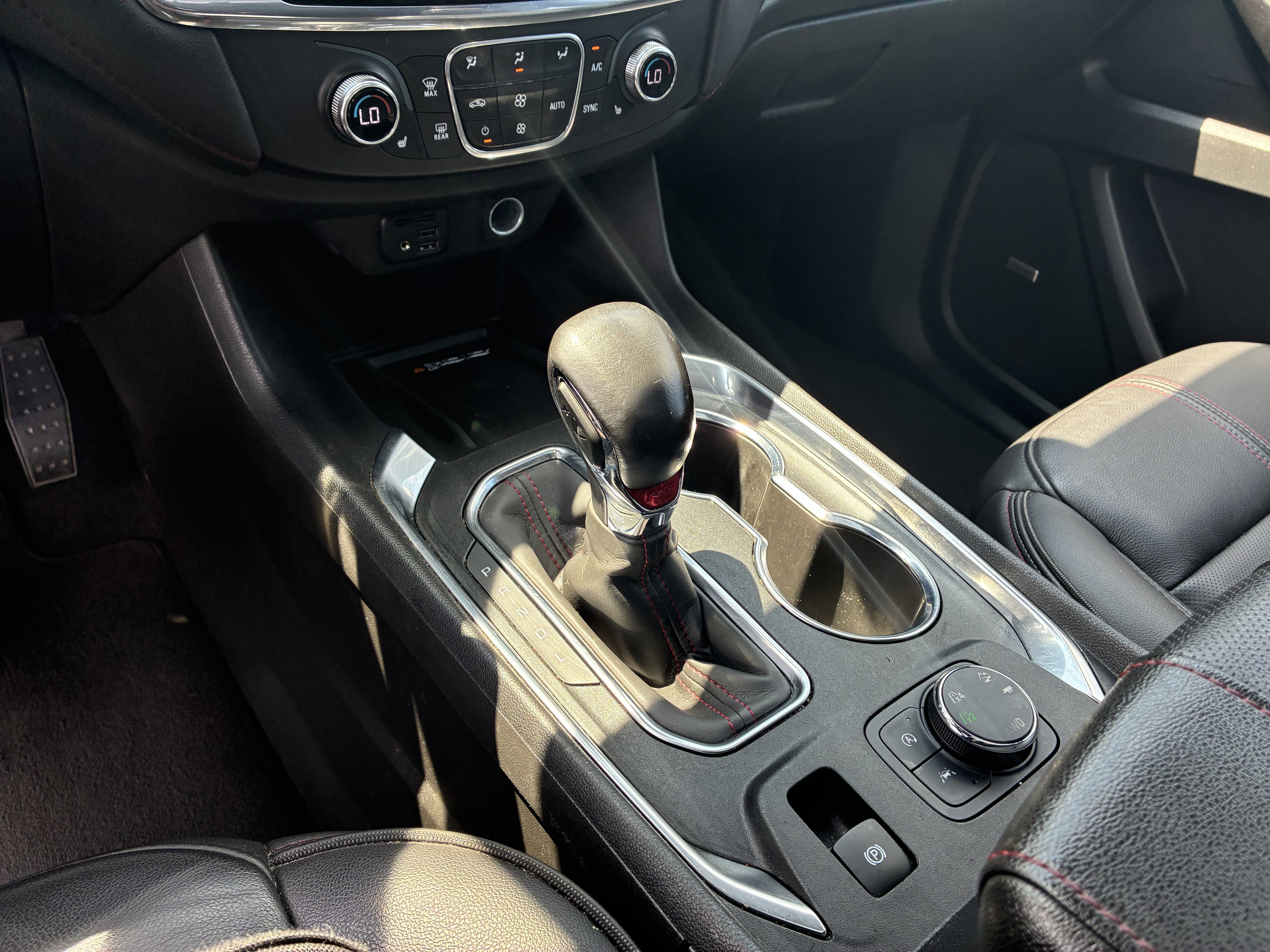 Used 2022 Chevrolet Traverse RS AWD/4WD image 37