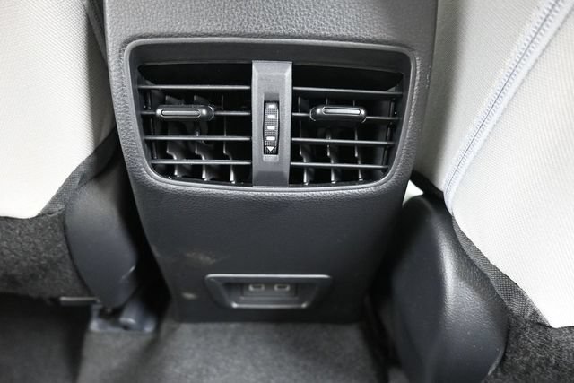 Used 2025 Toyota Corolla Cross LE AWD/4WD image 17