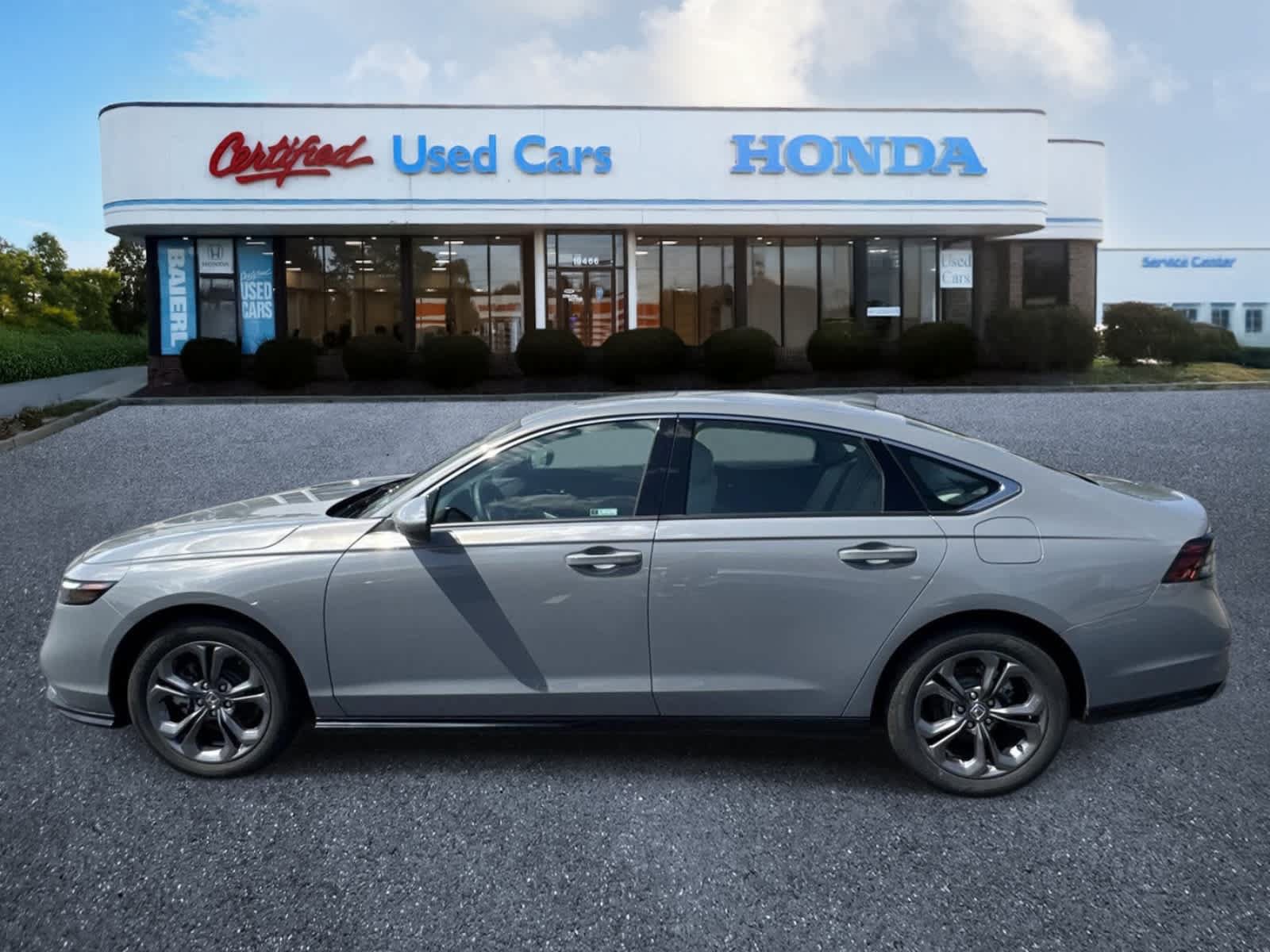 Used 2025 Honda Accord EX-L image 2