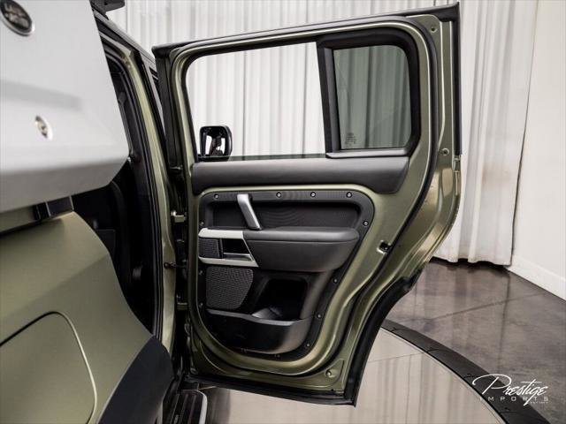 Used 2021 Land Rover Defender 110 X-Dynamic HSE AWD/4WD image 46