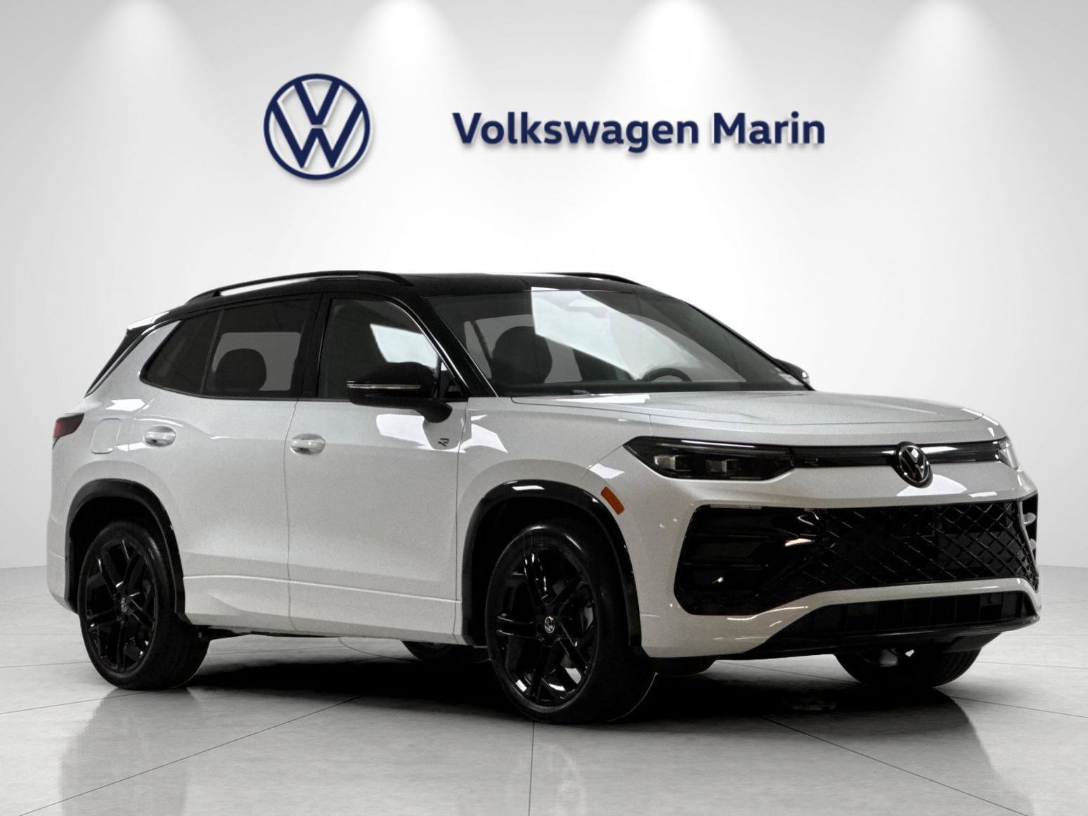 New 2026 Volkswagen Tiguan SE R-Line FWD image 7