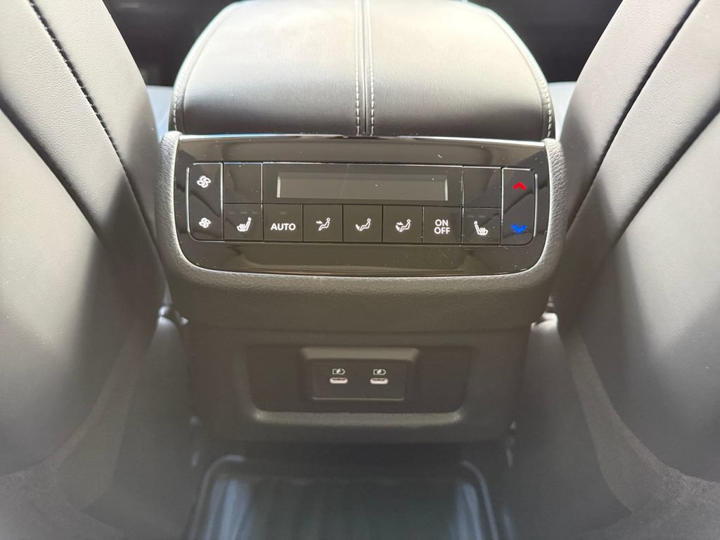 Certified 2026 INFINITI QX60 Luxe w/ Family Package AWD/4WD image 34