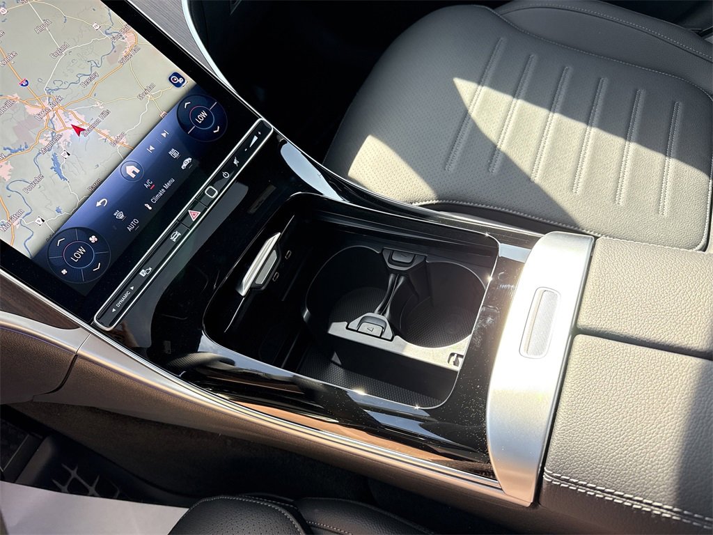 New 2025 Mercedes-Benz C 300 4MATIC Sedan image 33