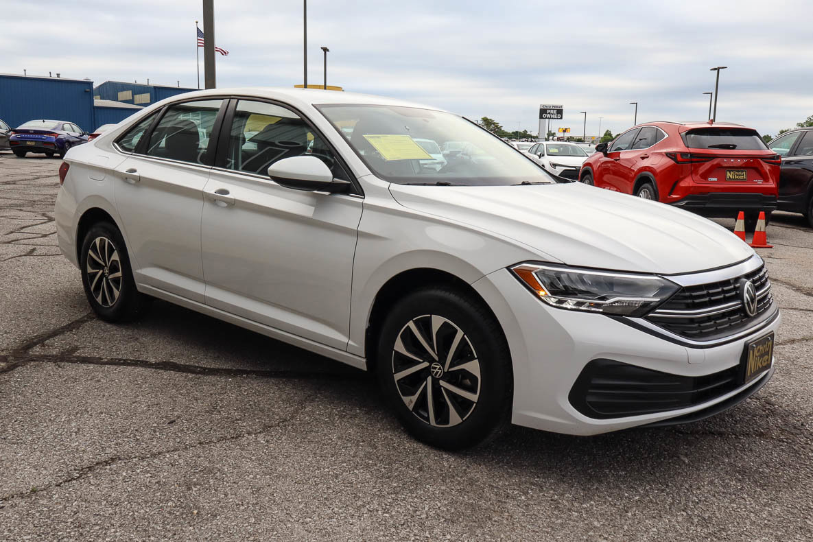 Used 2022 Volkswagen Jetta S FWD image 3