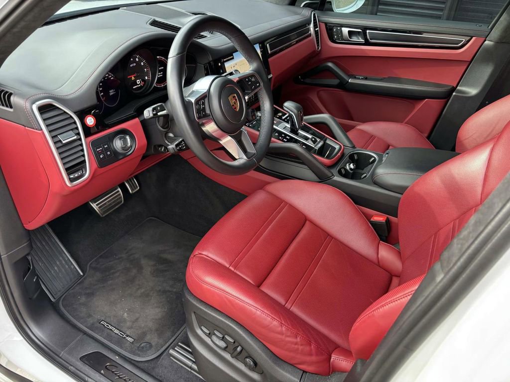 Used 2023 Porsche Cayenne GTS image 5