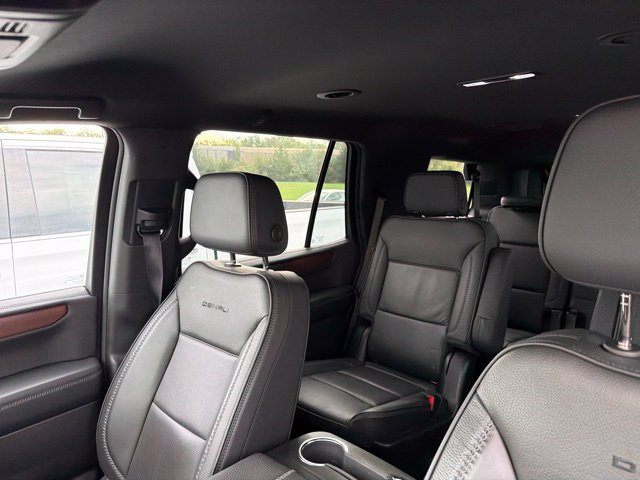 Used 2025 GMC Yukon Denali AWD/4WD image 44