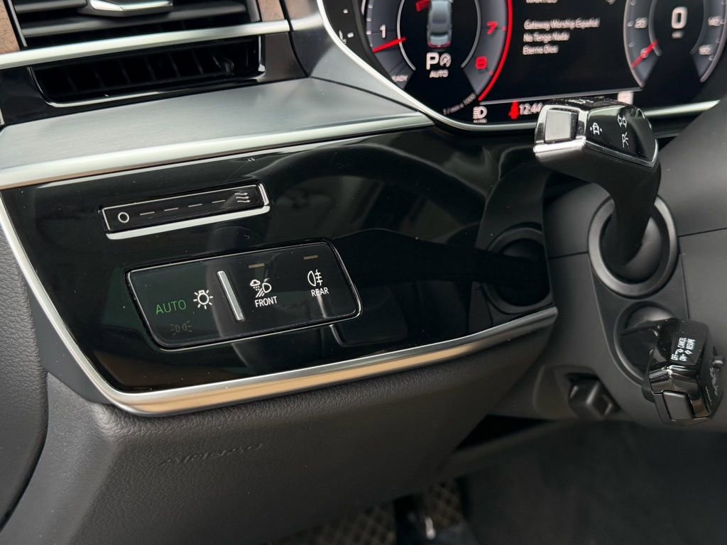 Used 2019 Audi A8 L 3.0T w/ Luxury Package image 16