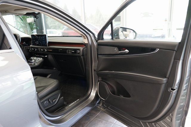 Used 2022 Lincoln Nautilus Reserve w/ Monochromatic Package image 43
