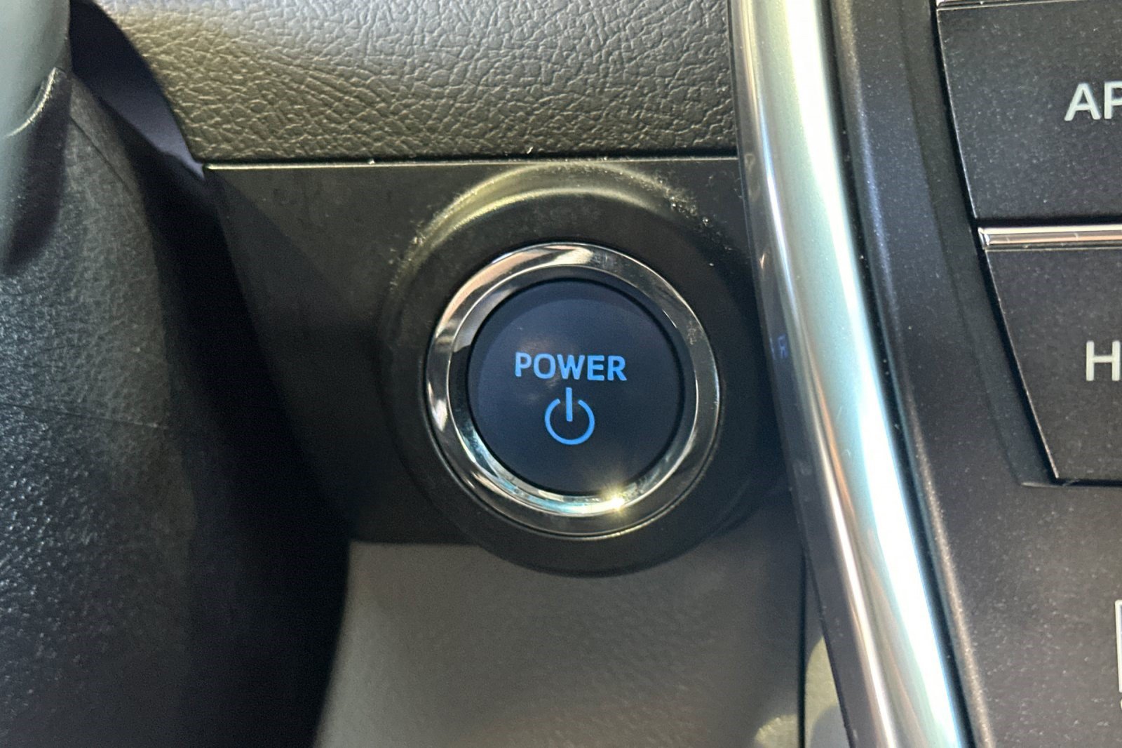 Used 2017 Toyota Camry XLE w/ Moonroof Package FWD image 26