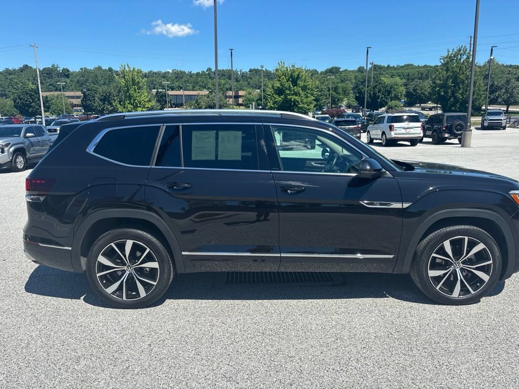 Used 2025 Volkswagen Atlas SEL Premium R-Line AWD/4WD image 2
