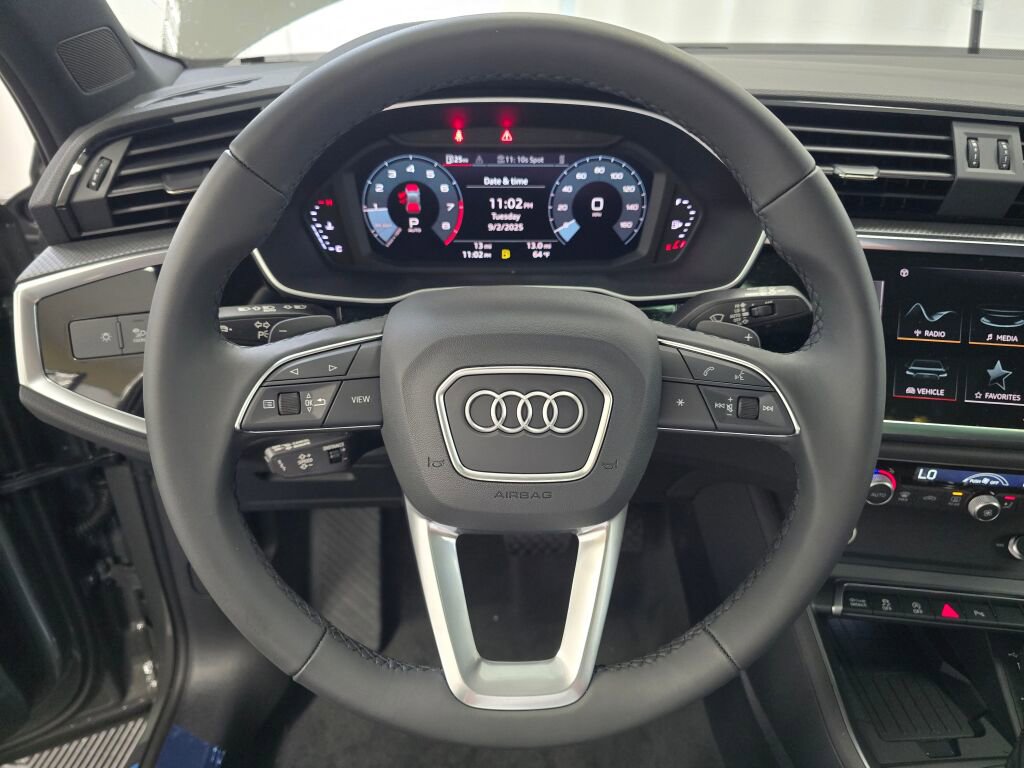 New 2025 Audi Q3 2.0T Premium image 14
