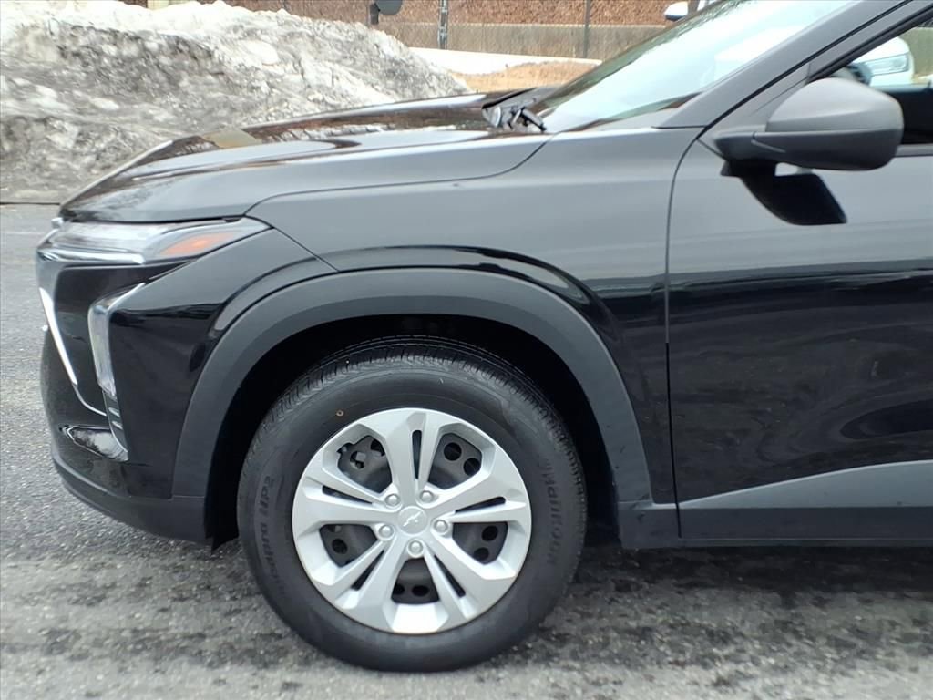 Used 2024 Chevrolet Trax LS image 7