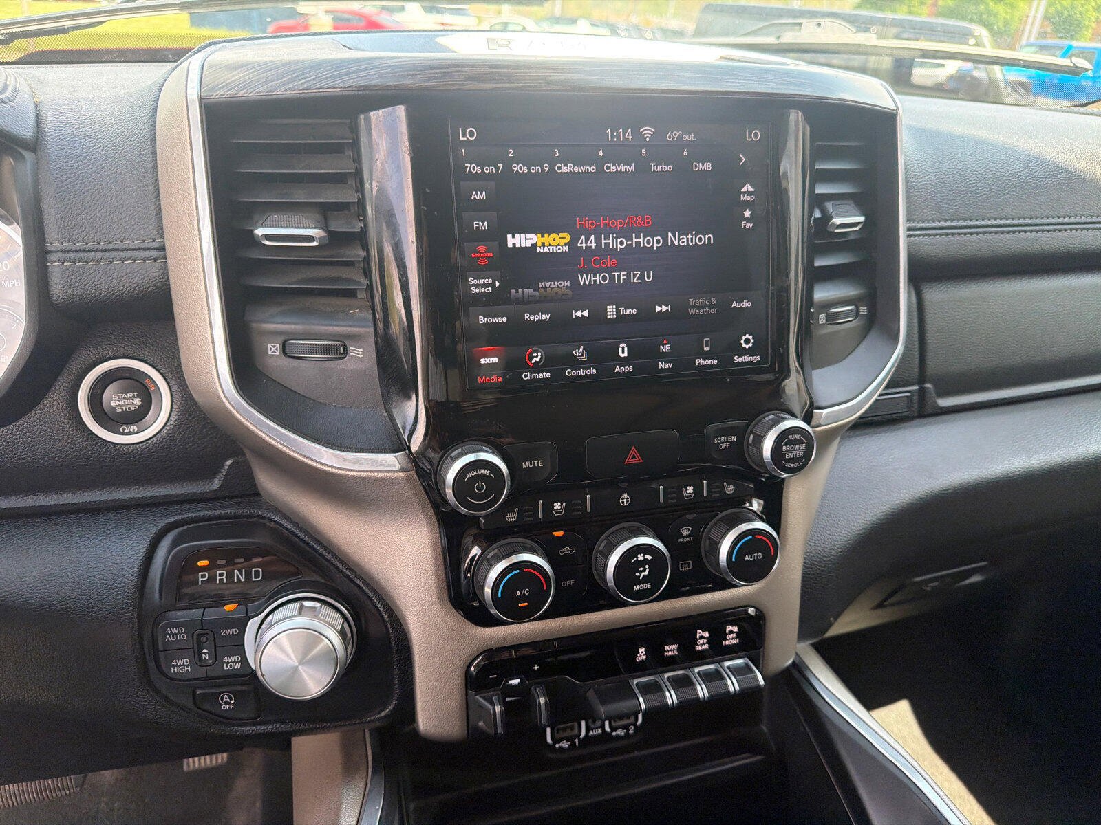 Used 2020 RAM 1500 Laramie AWD/4WD image 13