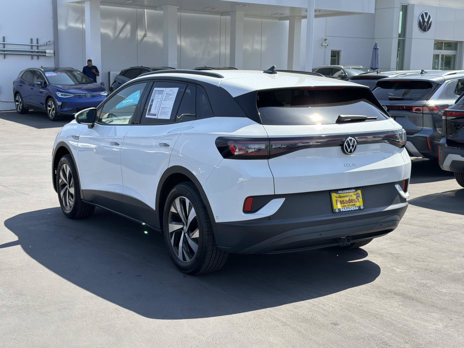 Certified 2023 Volkswagen ID.4 Pro AWD/4WD image 3