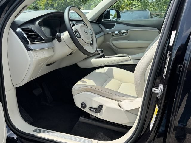 Used 2022 Volvo XC90 T5 Momentum w/ Advanced Package FWD image 13