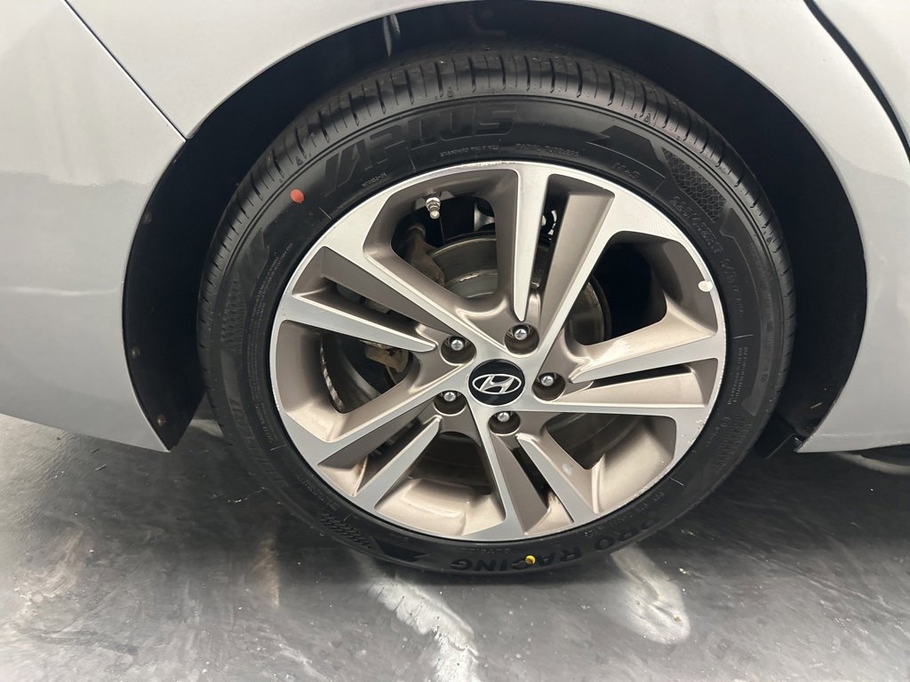 Used 2017 Hyundai Elantra Limited w/ Limited Tech Package 04 image 30