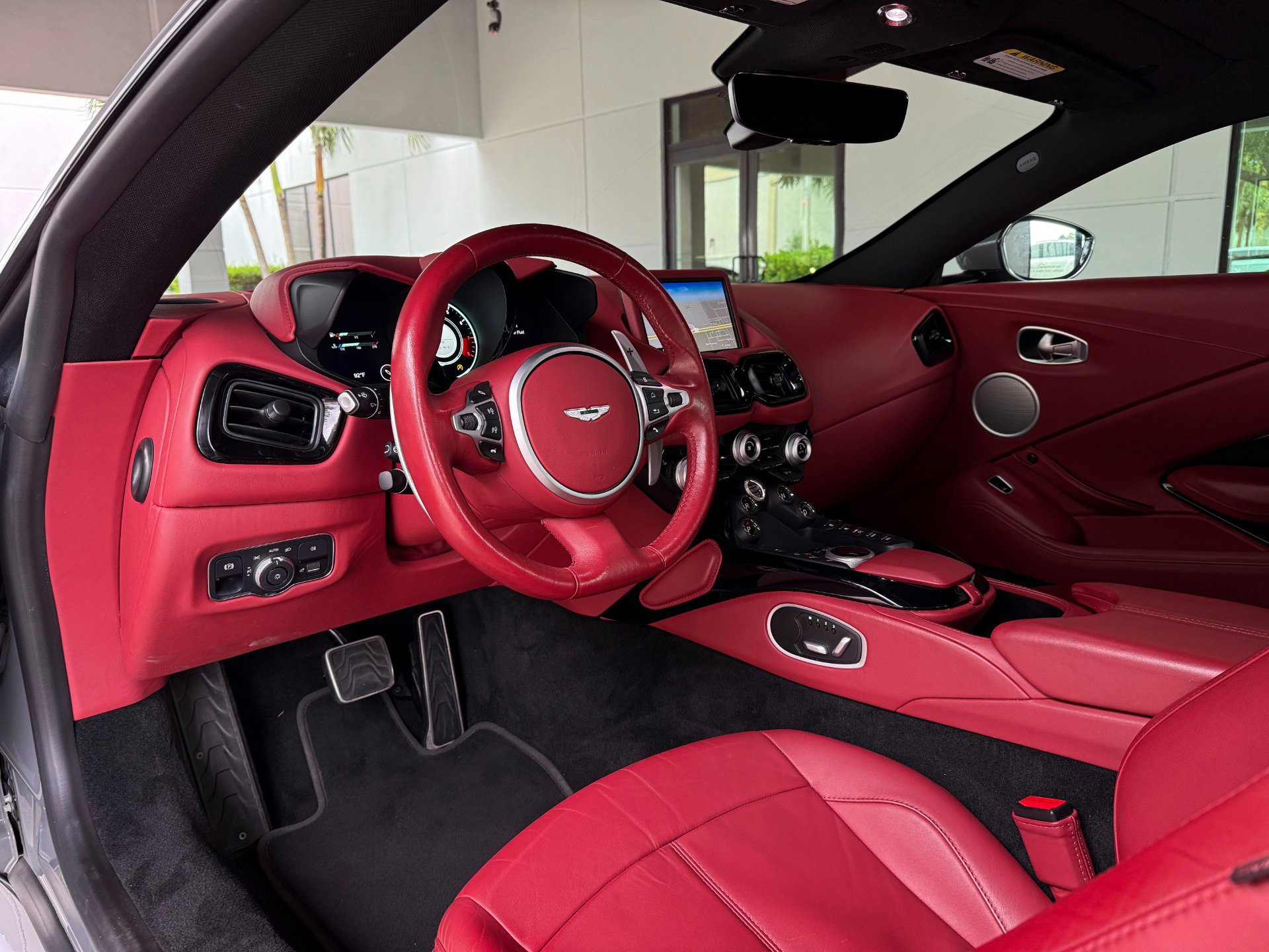 Used 2023 Aston Martin V8 Vantage Coupe image 21