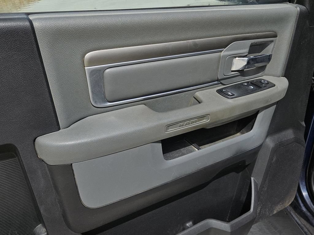 Used 2014 RAM 1500 Express RWD image 10