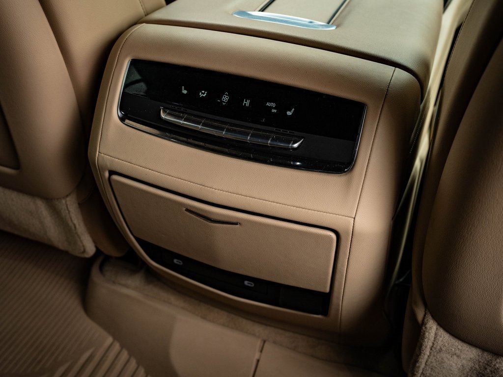 Used 2021 Cadillac Escalade ESV Premium Luxury image 38