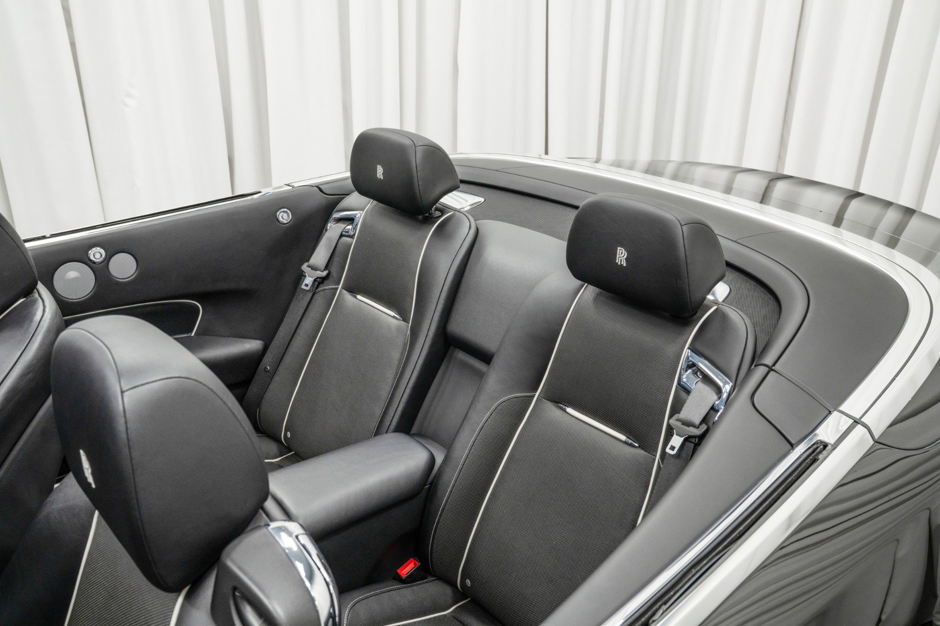 Used 2017 Rolls-Royce Dawn image 15