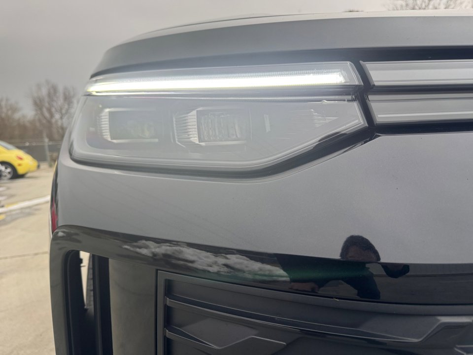 Certified 2025 Volkswagen Tiguan SE image 28