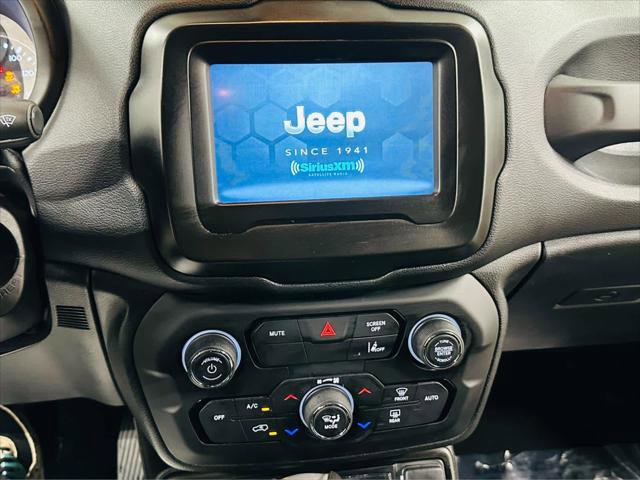 Certified 2021 Jeep Renegade Latitude AWD/4WD image 9