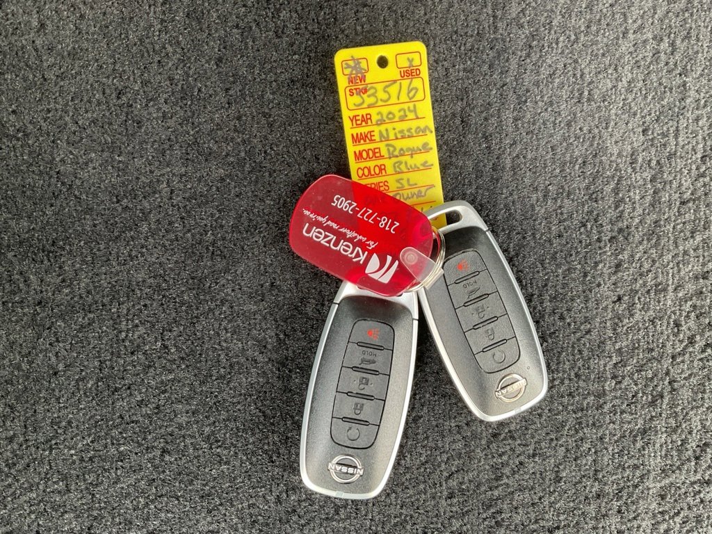 Used 2024 Nissan Rogue SL w/ SL Premium Package image 23