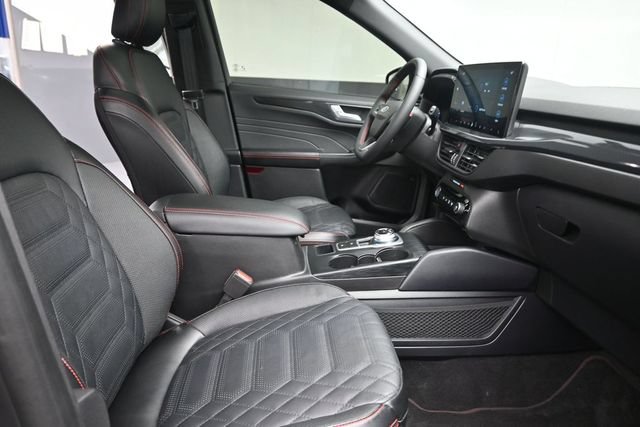 Certified 2023 Ford Escape ST-Line Elite w/ Premium Technology Package AWD/4WD image 27