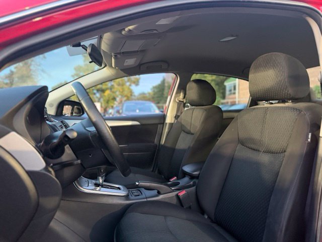 Used 2015 Nissan Sentra SR FWD image 12