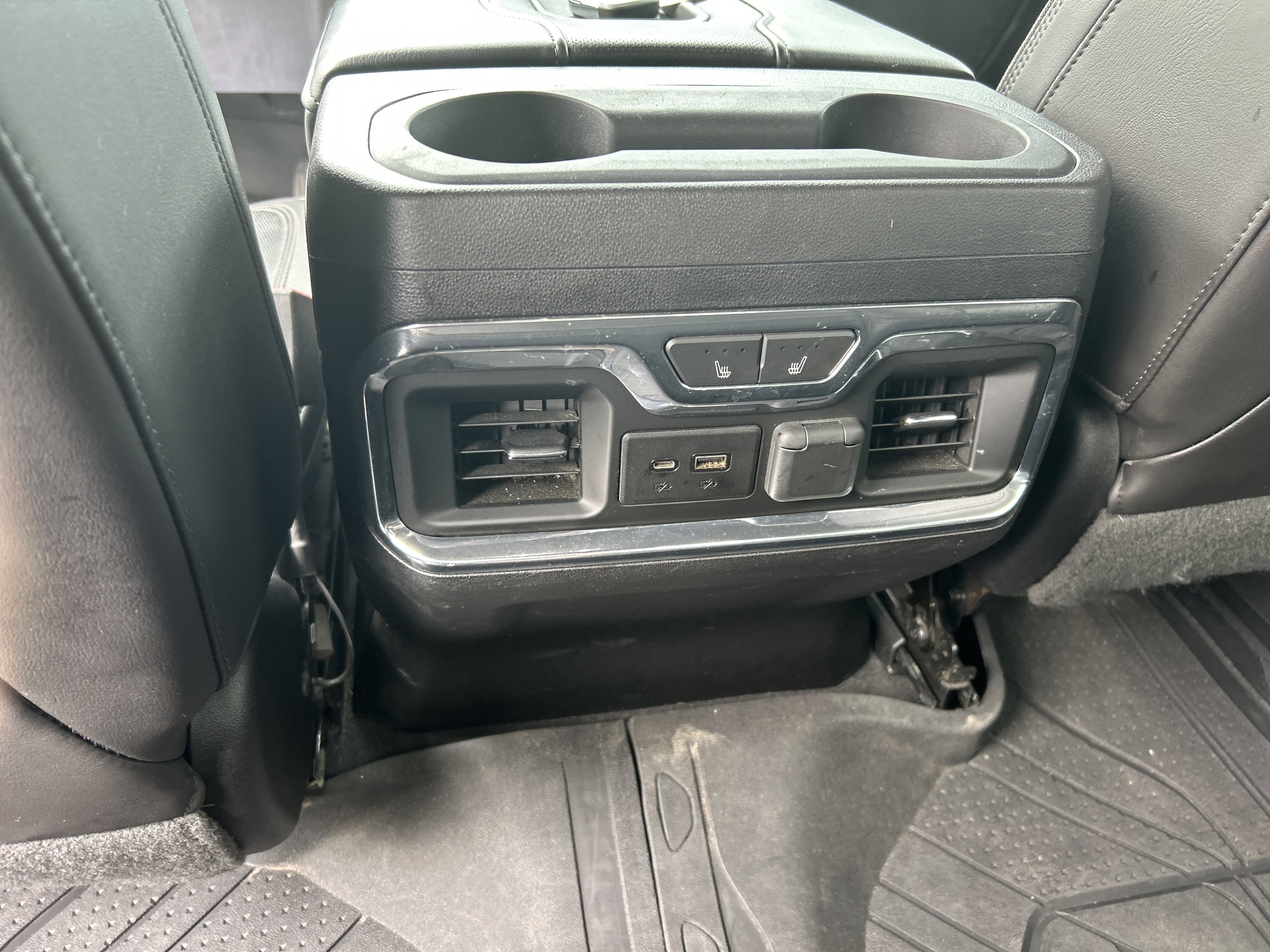 Used 2019 Chevrolet Silverado 1500 High Country w/ High Country Premium Package AWD/4WD image 15