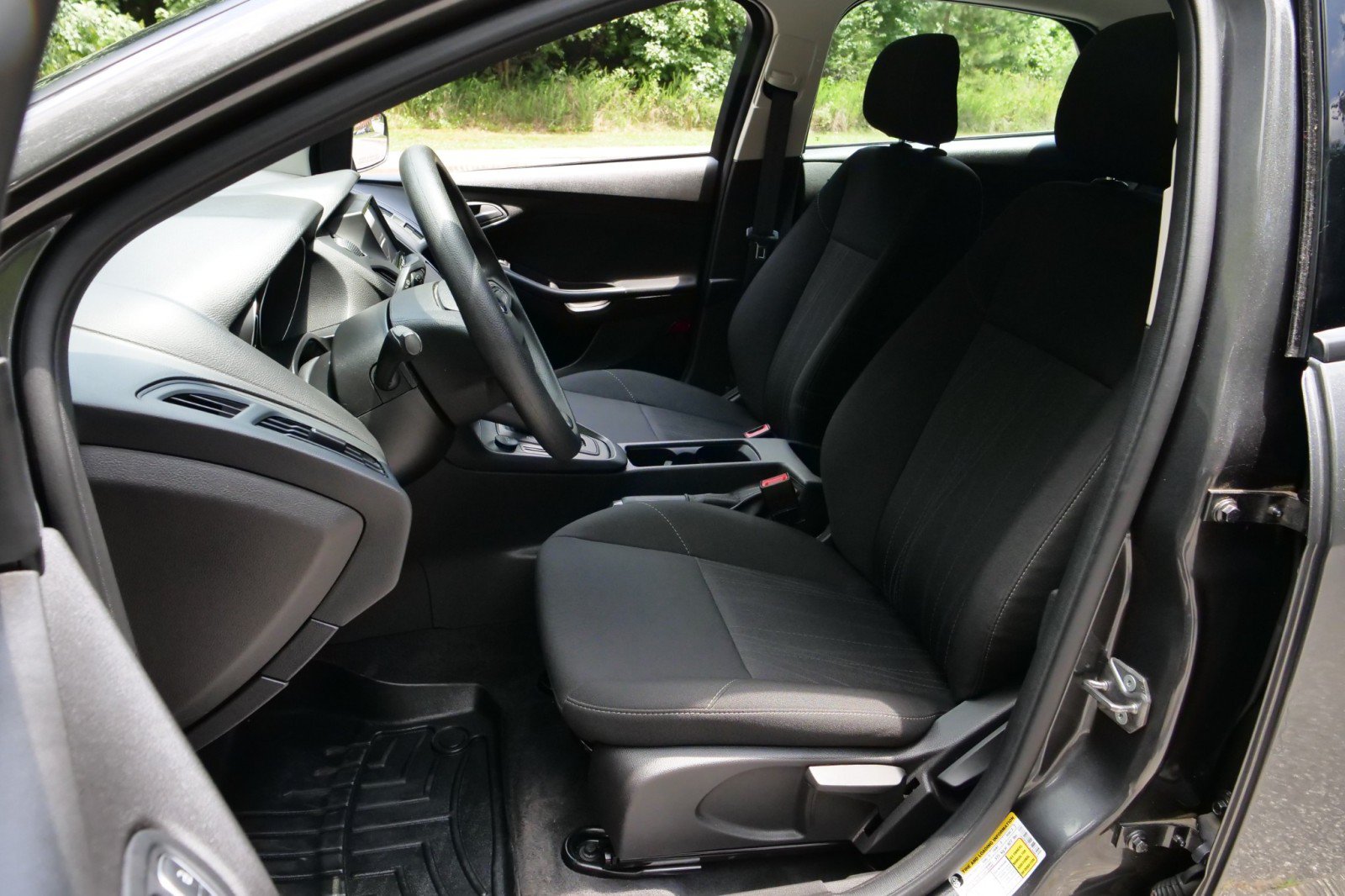 Used 2018 Ford Focus S FWD image 3
