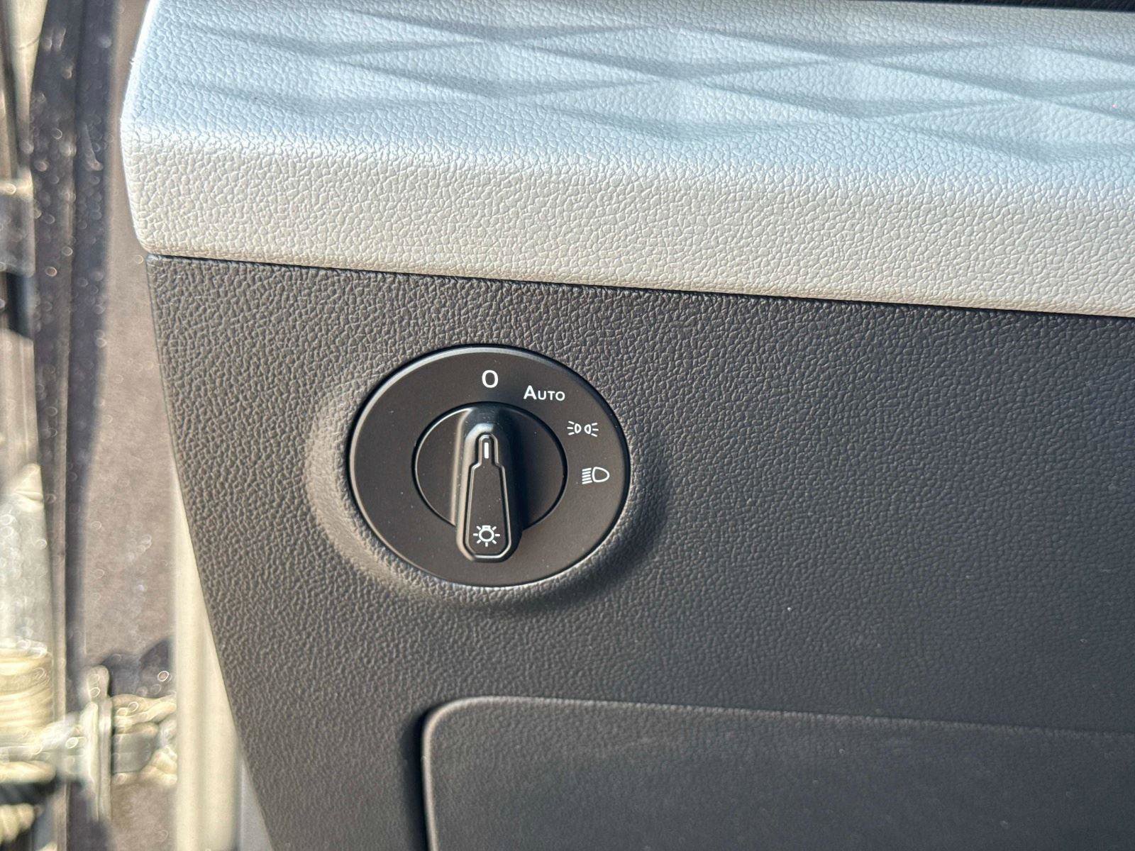 Used 2022 Volkswagen Taos S image 28