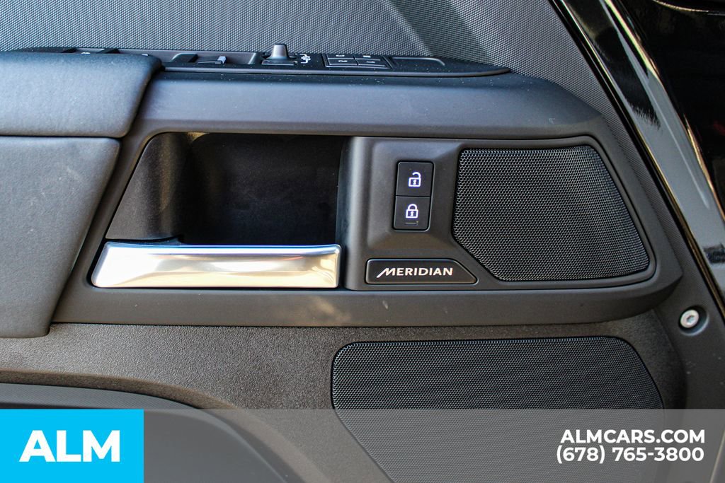 Used 2025 Land Rover Defender 110 S image 36