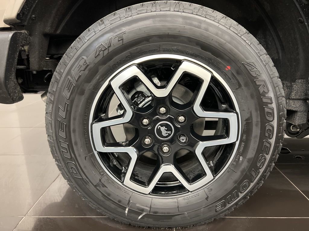 New 2025 Ford Bronco Outer Banks image 7