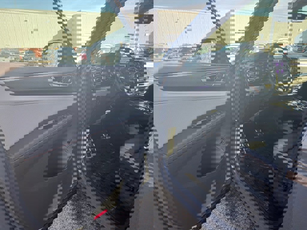 Used 2025 Volkswagen Atlas Peak Edition SE image 11