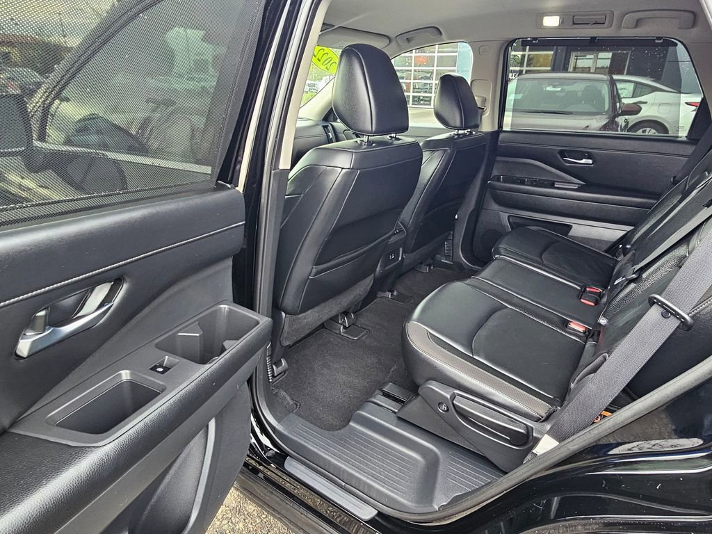 Used 2022 Nissan Pathfinder SL image 11