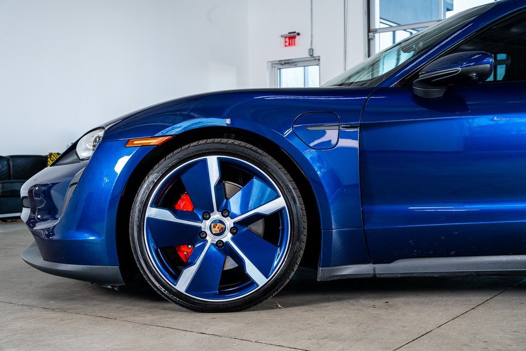 Used 2021 Porsche Taycan 4S image 9