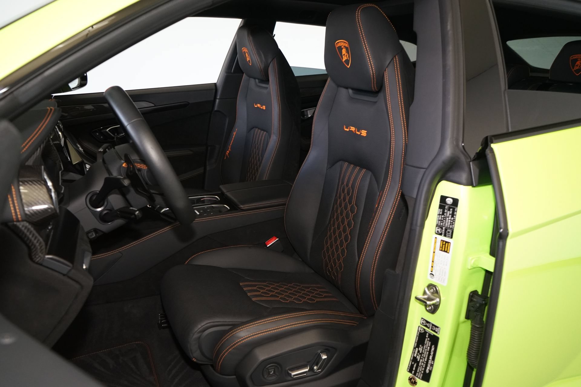 Used 2024 Lamborghini Urus Performante AWD/4WD image 23