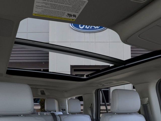 New 2025 Ford Expedition Platinum w/ Driver's Package image 22