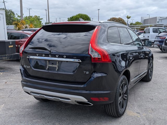 Used 2017 Volvo XC60 T5 Dynamic w/ Preferred Option Package image 5