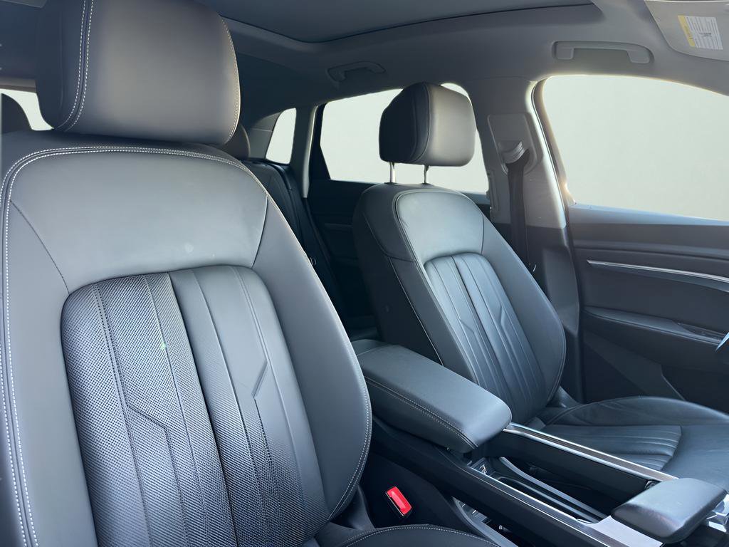 Used 2019 Audi e-tron Premium Plus image 36