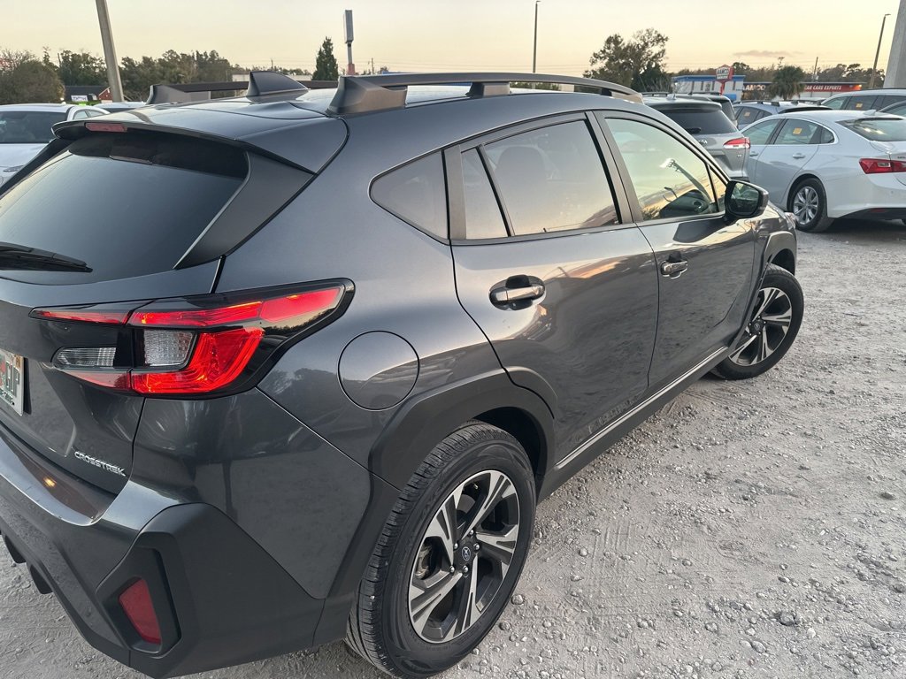 Used 2024 Subaru Crosstrek 2.0i Premium image 4