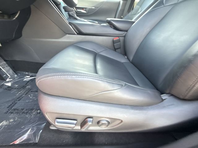Used 2023 Toyota Venza Nightshade AWD/4WD image 12