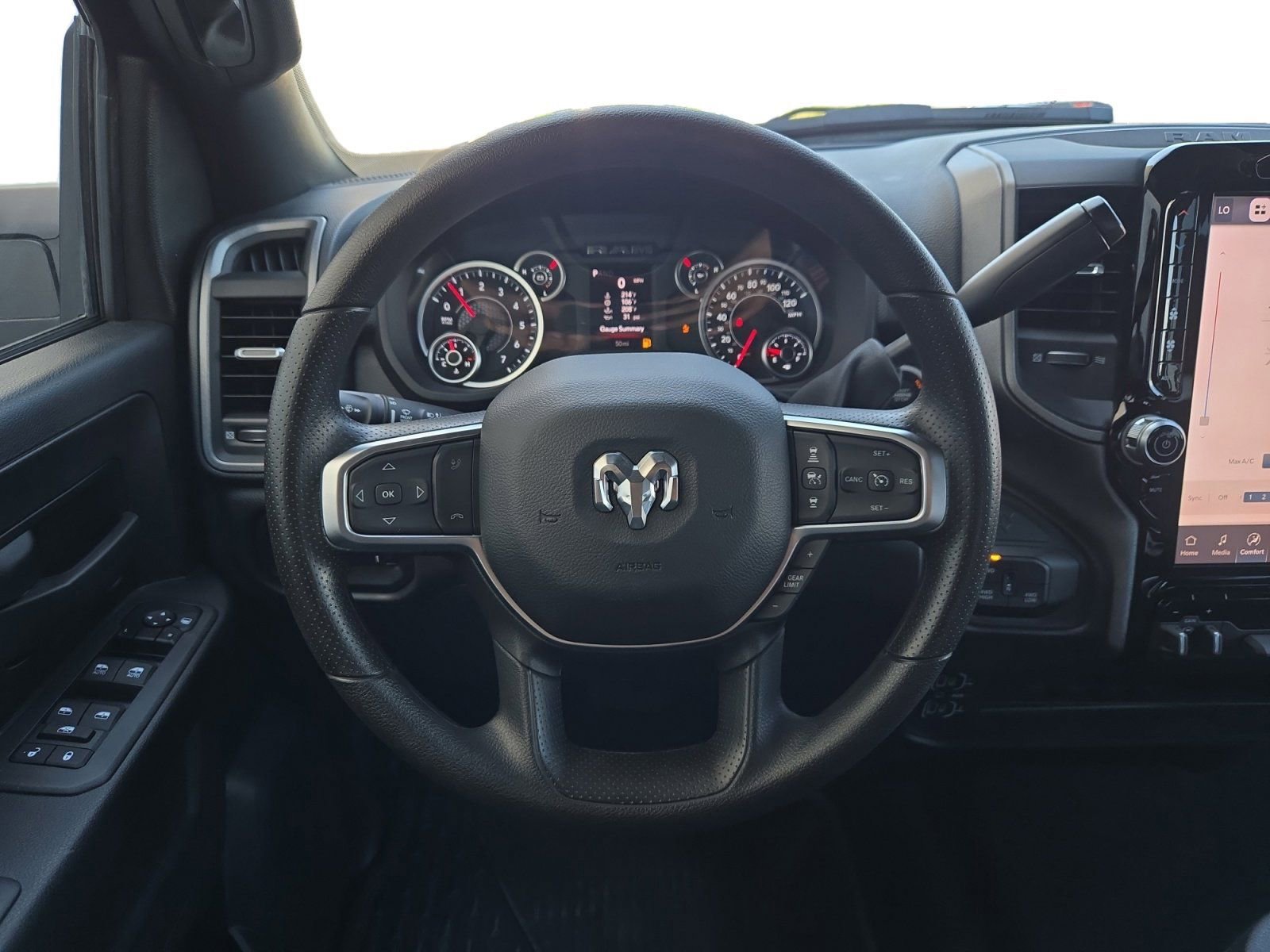 Used 2025 RAM 2500 Tradesman AWD/4WD image 22