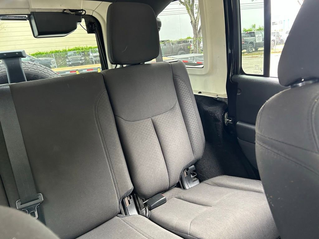 Used 2018 Jeep Wrangler Unlimited Sport S AWD/4WD image 15