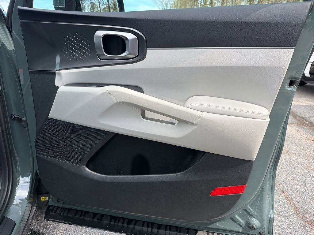 Certified 2025 Kia Sorento EX image 32
